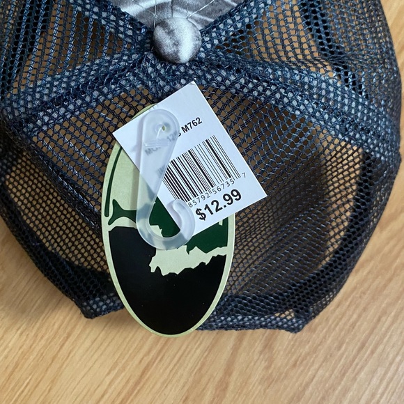 NWT men’s adjustable baseball type hat - Picture 2 of 2